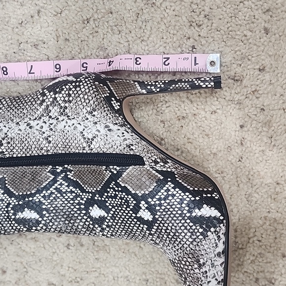 NEW Catherine Malandrino Rosah Snake Print Knee High Stiletto Boot - Picture 9 of 13